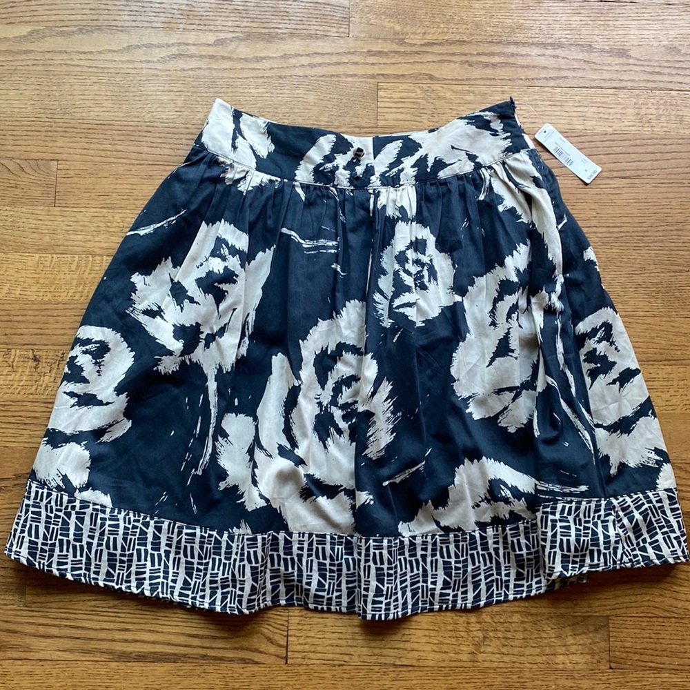St John’s Bay floral skirt size 6 NWT